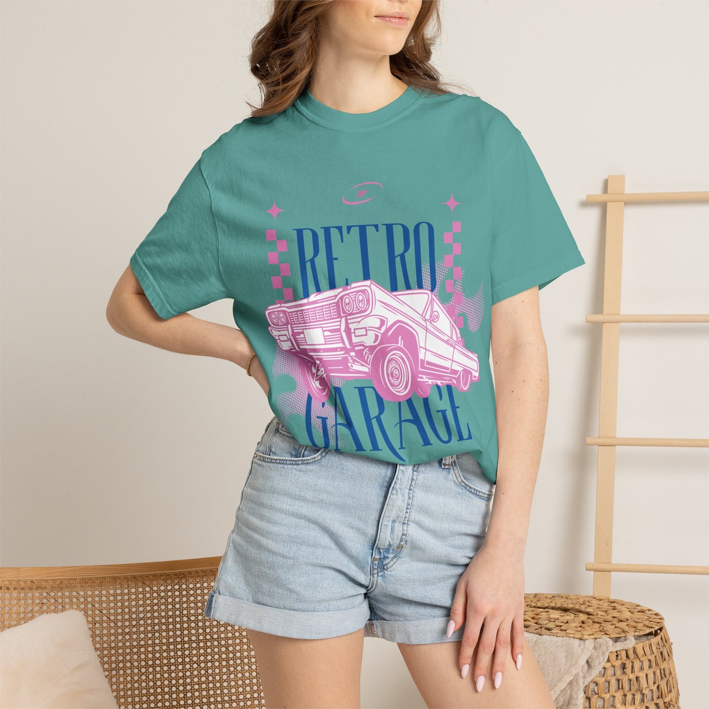 Retro Garage T-Shirt — Vintage Car Graphic "Since 1980"