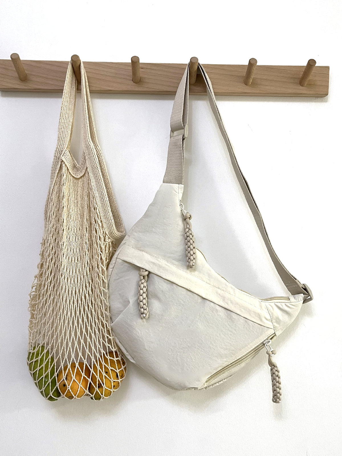 Women's Nylon Crossbody Dumpling Bag Large Capacity Travel Shoulder Bag