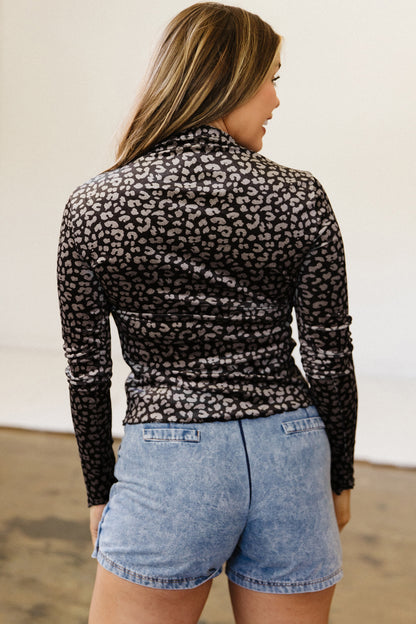 Brown Leopard Print Long Sleeve Sheath Pullover Western Style Top